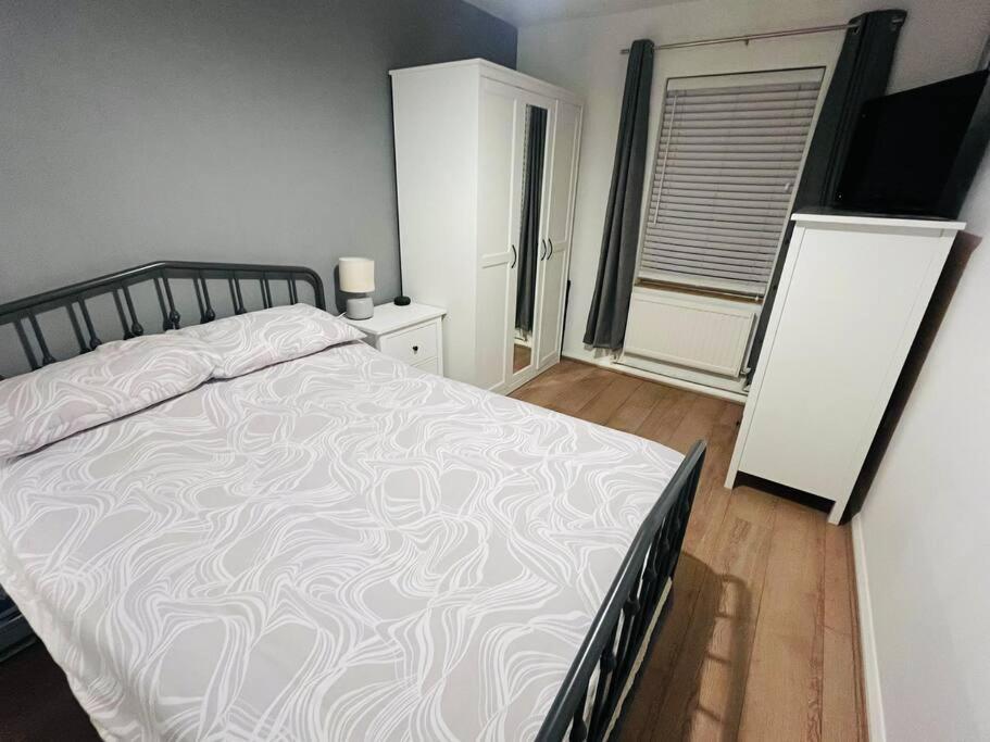 Immaculate 2 Bed Flat With Free Parking! Apartment Watford  Luaran gambar